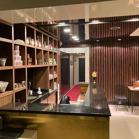马丁兹酒店 3*