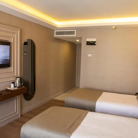 فندق Martinenz Old 3*