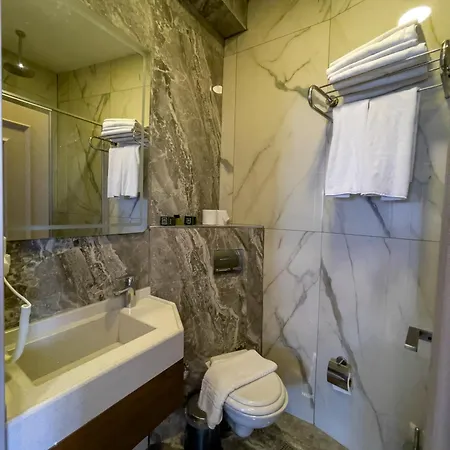 فندق Martinenz Old 3*